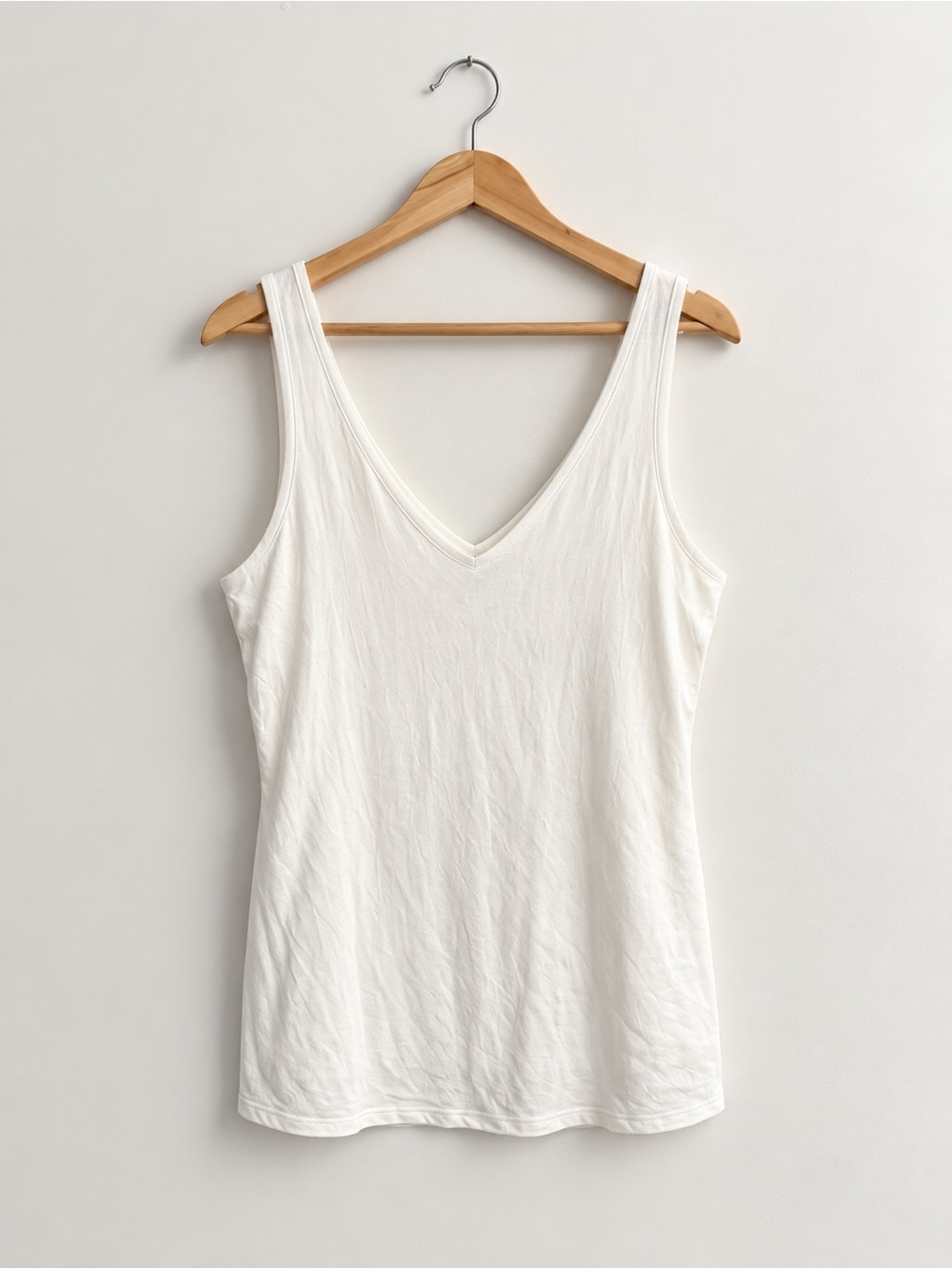 RW&CO. Soft V-Neck Tank Top Ivory | M